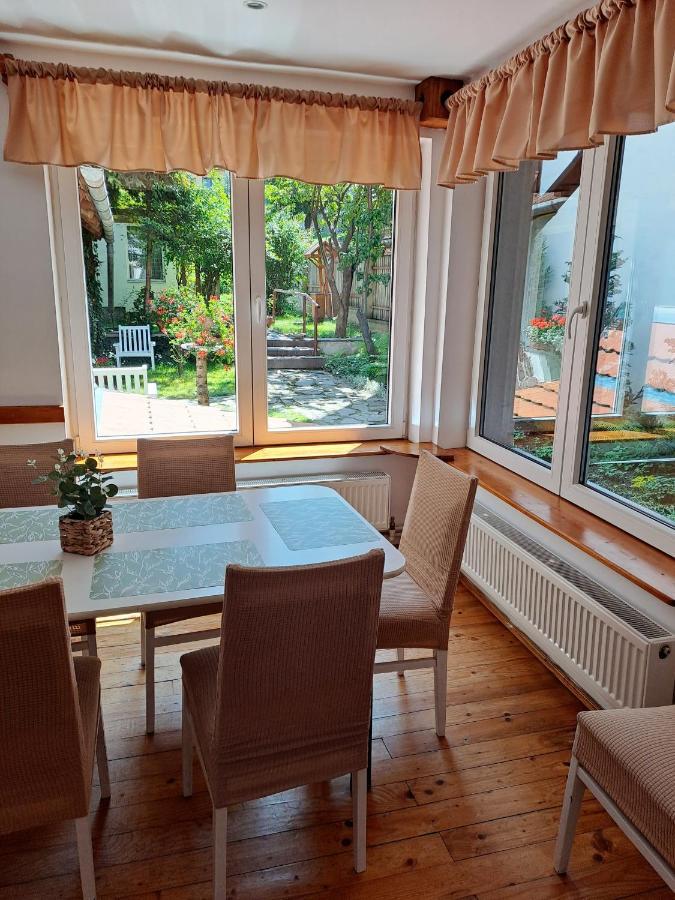 7 Level Central Apartments Миеркуря Чук Екстериор снимка
